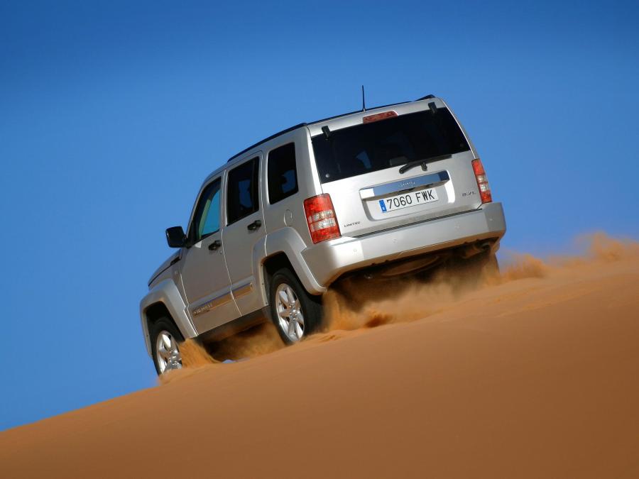  Jeep Cherokee Limited 3.7L (KK) 2007 года  (фото 21 из 31)